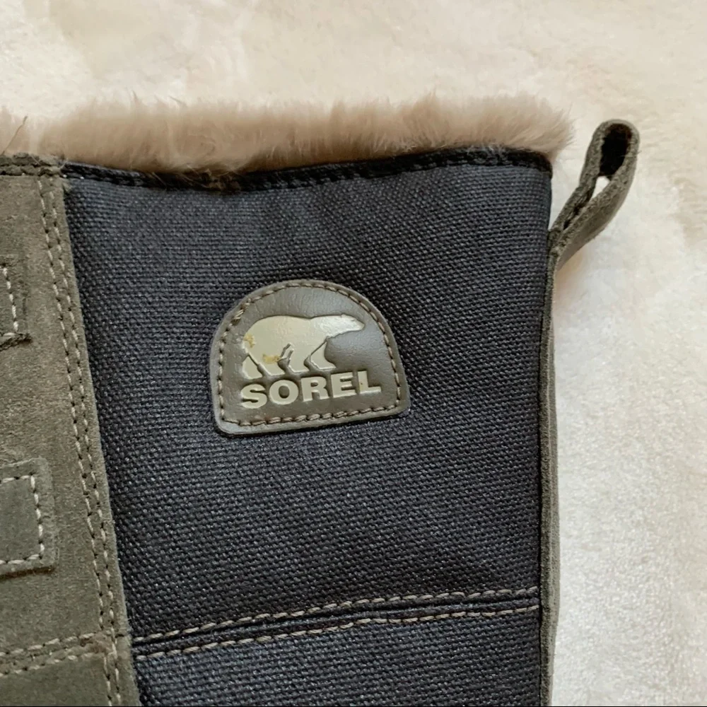 Women's Gray Winter Boots with Teal Laces